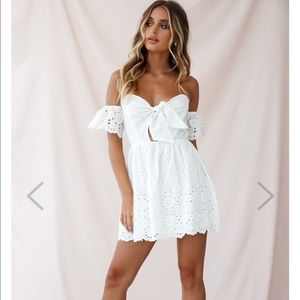 Selfie Leslie white dress